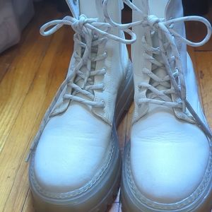 White Boots Size 40 in Europen sizing Very new